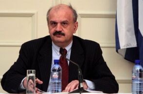 Δήλωση - αποχαιρετισμός για τον Κώστα Σημίτη από τον Γιάννη Δεκαβάλλα - Αναλυτικά το κείμενο του τέως δημάρχου Σύρου-Ερμούπολης