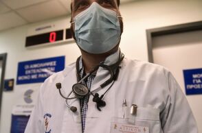 Καθησυχαστικός ο Δημήτρης Παρασκευής για τον μεταπνευμονοϊό HMPV - Γιατί είναι δύσκολο να μεταλλαχθεί σύμφωνα με τον καθηγητή επιδημιολογίας