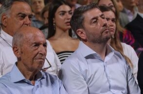 Νίκος Ανδρουλάκης: Διορατικός ηγέτης ο Κώστας Σημίτης - Θα αξιοποιήσουμε την παρακαταθήκη του, τονίζει σε άρθρο του ο πρόεδρος του ΠΑΣΟΚ