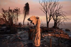 ΗΠΑ: Οι πυρκαγιές εξαπλώνονται στο Λος Άντζελες, ο απολογισμός των θυμάτων αυξήθηκε στους 16 νεκρούς - Νέες διαταγές για απομάκρυνση κατοίκων