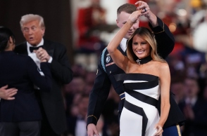 Η Μελάνια Τραμπ και η επαναφορά της στον κόσμο της μοδας των Πρώτων Κυριών 