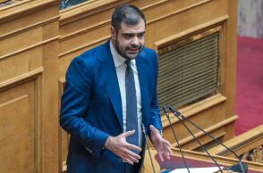 Ο κυβερνητικός εκπρόσωπος Παύλος Μαρινάκης σχετικά με την απόφαση του ΕΚΠΑ να μην εφαρμόσει τον νόμο για τους αιώνιους φοιτητές: «Υπάρχει και θα εφαρμοστεί»