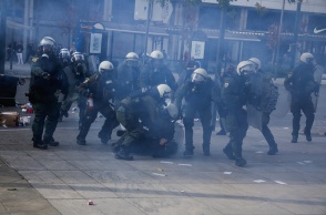Επεισόδια στα συλλαλητήρια για τα Τέμπη σε Αθήνα και Θεσσαλονίκη