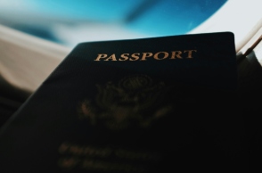 Τι αλλάζει με τα διαβατήρια εκατομμυρίων ανθρώπων στις ΗΠΑ 