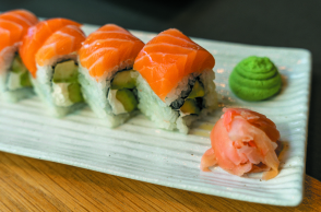 Sushi Rolls: Ένα διαμάντι της ιαπωνικής κουζίνας στον Πειραιά