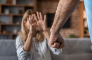 Εύβοια: Άγριος ξυλοδαρμός γυναίκας από τον σύζυγό της 