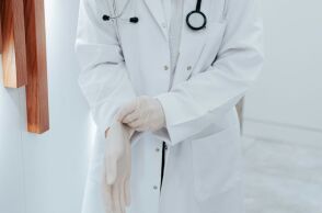 Γαλλία: Γυναικολόγος αρνήθηκε να εξετάσει τρανς γυναίκα - Του επιβλήθηκε απαγόρευση άσκησης επαγγέλματος για έναν μήνα