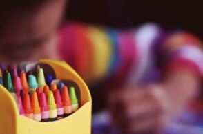 Πολλά παιδιά ξεκινούν το σχολείο ανίκανα να ανέβουν μία σκάλα - Τι δείχνει νέα έρευνα