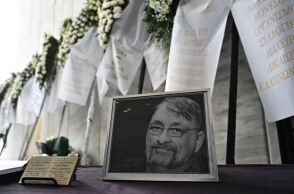 Κηδεία Ιάσονα Τριανταφυλλίδη: Εικόνες από το τελευταίο «αντίο» στον δημοσιογράφο 
