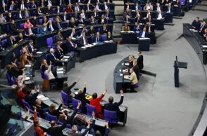 Γερμανία: Το νομοσχέδιο της Χριστιανικής Ένωσης (CDU/CSU) για τον περιορισμό της μετανάστευσης καταψηφίστηκε από το ομοσπονδιακό κοινοβούλιο