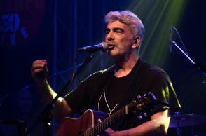 Ο Δημήτρης Μυστακίδης και η λαϊκή κιθάρα ως πρωταγωνίστρια