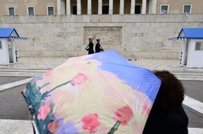 Ο καιρός την Κυριακή 2 Φεβρουαρίου: Νεφώσεις με σποραδικές τοπικές βροχές - Αναλυτική πρόγνωση για όλη την Ελλάδα από το meteo και την ΕΜΥ