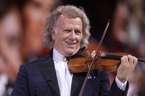 Συνέντευξη του μεγάλου βιολιστή και μαέστρου, Αντρέ Ριέ, πριν την διπλή φαντασμαγορική συναυλία του στο ΟΑΚΑ