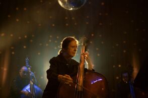 Όριν Ο'Μπράιεν: Η κοντραμπασίστρια που άνοιξε δρόμους στην κλασική μουσική διεκδικεί Όσκαρ μέσα από το ντοκιμαντέρ του Netflix, «The Only Girl in the Orchestra»