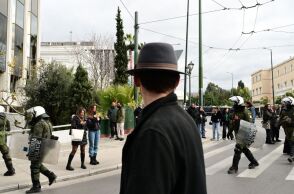 Προσαγωγές και μια σύλληψη στο συλλαλητήριο για τα Τέμπη στην Αθήνα - Αποκαταστάθηκε η κυκλοφορία των οχημάτων - Η ενημέρωση της ΕΛΑΣ