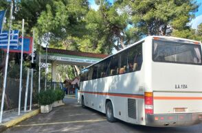 Οικογένειες από τη Σαντορίνη φιλοξενούνται από σήμερα στις κατασκηνώσεις του δήμου Αθηναίων