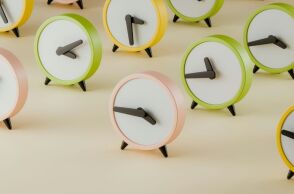 Αλλαγή ώρας 2025: Πότε θα γυρίσουμε τα ρολόγια μας μια ώρα μπροστά