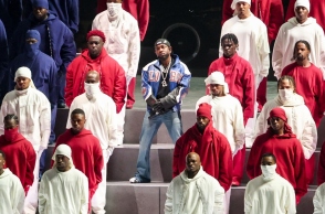 Ο Kendrick Lamar dissαρε τον Drake σε παγκόσμια τηλεοπτική μετάδοση