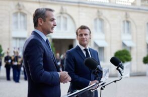 Συνάντηση Μητσοτάκη - Μακρόν σήμερα στο Παρίσι 