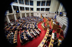 «Καλώς ή κακώς» οι σημερινοί πολιτικοί μιλούν όλο και πιο αδέξια, ανούσια και φτηνιάρικα