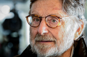 Τα τείχη εντός: Ένα προσωπικό σημείωμα για τον Νίκο Μουζέλη