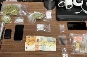 Αγία Βαρβάρα: Μεγάλη επιχείρηση της ΕΛΑΣ για εξάρθρωση κυκλώματος ναρκωτικών - 8 άτομα συνελήφθησαν