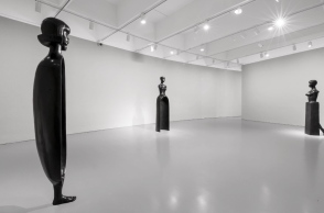 Vessel / Bisi / Herm : Τα τρία έργα της Simone Leigh από τα δεξιά προς τα αριστερά © Timothy Schenck