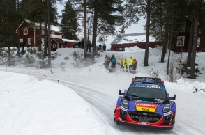 Ράλλυ Σουηδίας: O Evans μπροστά μετά από μία ταραχώδη ημέρα