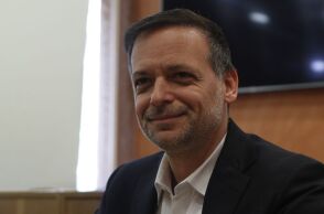 Δήμος Αθηναίων: Δωρεάν στέγαση  ανάγκης στην Αθήνα για 200 οικογένειες από τις σεισμόπληκτες Κυκλάδες σε συνεργασία με την Airbnb.org