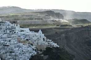 Παπαδόπουλος για σεισμούς: Η Σαντορίνη μετατοπίζεται σταδιακά 