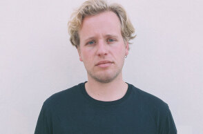 Φοίβος Οικονομίδης: «Υπήρχε κάτι δυσοίωνο που μεγάλωνε μέσα μας…»