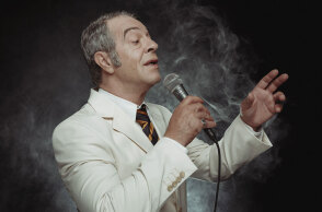 Κερδίστε προσκλήσεις για την παράσταση «Τα πήρες όλα και έφυγες - Η ζωή του Στράτου Διονυσίου»