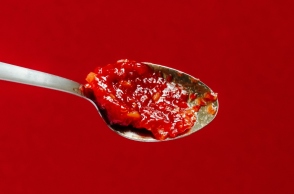 Πώς πραγματικά φεύγουν οι λεκέδες από λάδι, άρωμα και σάλτσα 