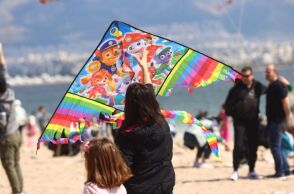 Πώς θα είναι ο καιρός την  Καθαρά Δευτέρα - Οι περιοχές που η βροχή ίσως εμποδίσει το πέταγμα του χαρταετού 