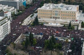 Πόσοι διαδηλωτές πήγαν στις συγκεντρώσεις για τα Τέμπη στο Σύνταγμα, σύμφωνα με εφαρμογή