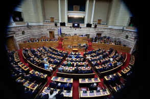 Εδώ ο κόσμος χάνεται και οι Έλληνες…