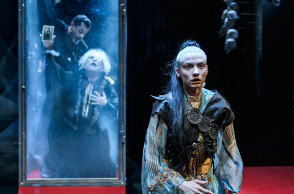 Τουραντό: Μια απολαυστική σκηνοθεσία, με επιτυχημένο μείγμα στοιχείων από chinoiserie και Commedia dell’arte