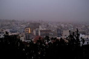 Καιρός: «Κοκτέιλ» ζέστης και αφρικανικής σκόνης όλη την εβδομάδα