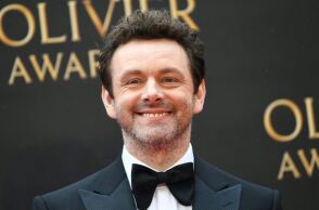 Πώς κατάφερε ο Μάικλ Σιν να διαγράψει χρέη 1 εκατ. δολαρίων 900 ατόμων - Τι αποκάλυψε ο ίδιος