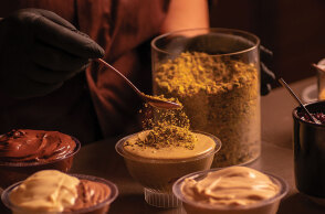 Choureal: Το tailor made προφιτερόλ που αγαπήσαμε