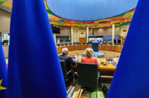 Παροχή περισσότερων όπλων και πυρομαχικών στην Ουκρανία ζητούν οι ευρωβουλευτές