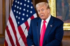 Ο Τραμπ απειλεί την Ευρώπη με δασμούς 200% σε όλα τα κρασιά και τα αλκοολούχα ποτά 