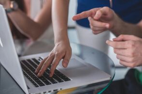  Voucher για λάπτοπ και τάμπλετ: Δείτε αν είστε δικαιούχος για την επιδότηση έως 1.600 ευρώ - Βγήκαν τα αποτελέσματα