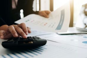 Εργαζόμενη