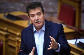 Χρυσοχοΐδης: Να συνεργαστούμε για λύσεις που θα συμβάλουν στη βελτίωση της παρουσίας της αστυνομίας στις διαδηλώσεις