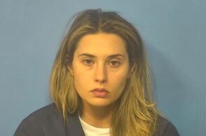 ΗΠΑ: 30χρονη δασκάλα συνελήφθη για σεξουαλική κακοποίηση 15χρονου μέσα σε σχολική αίθουσα