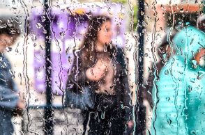 Καιρός: Κατακόρυφη πτώση της θερμοκρασίας, βροχές και θυελλώδεις άνεμοι την Τετάρτη