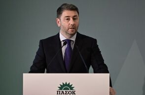 ΠΑΣΟΚ: Ας μην κάνουν τους τιμητές και τους γενναίους εκείνοι που ύψωσαν τείχος προστασίας στον Καραμανλή