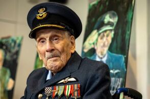 Ο Τζον «Πάντι» Χέμινγουεϊ, τελευταίος πιλότος της Μάχης της Αγγλίας, πέθανε σε ηλικία 105 ετών - Η μοίρα του κατέρριψε 90 εχθρικά αεροσκάφη σε 11 ημέρες το 1940