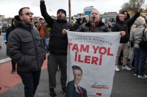 Σύλληψη Ιμάμογλου: Μεγάλη πορεία και επεισόδια στην Κωνσταντινούπολη 